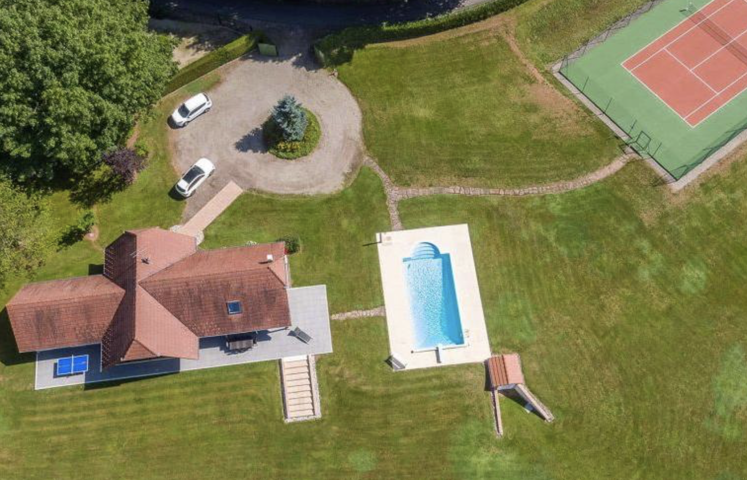 Villa de vacances exclusive avec tennis, piscine et golf en France