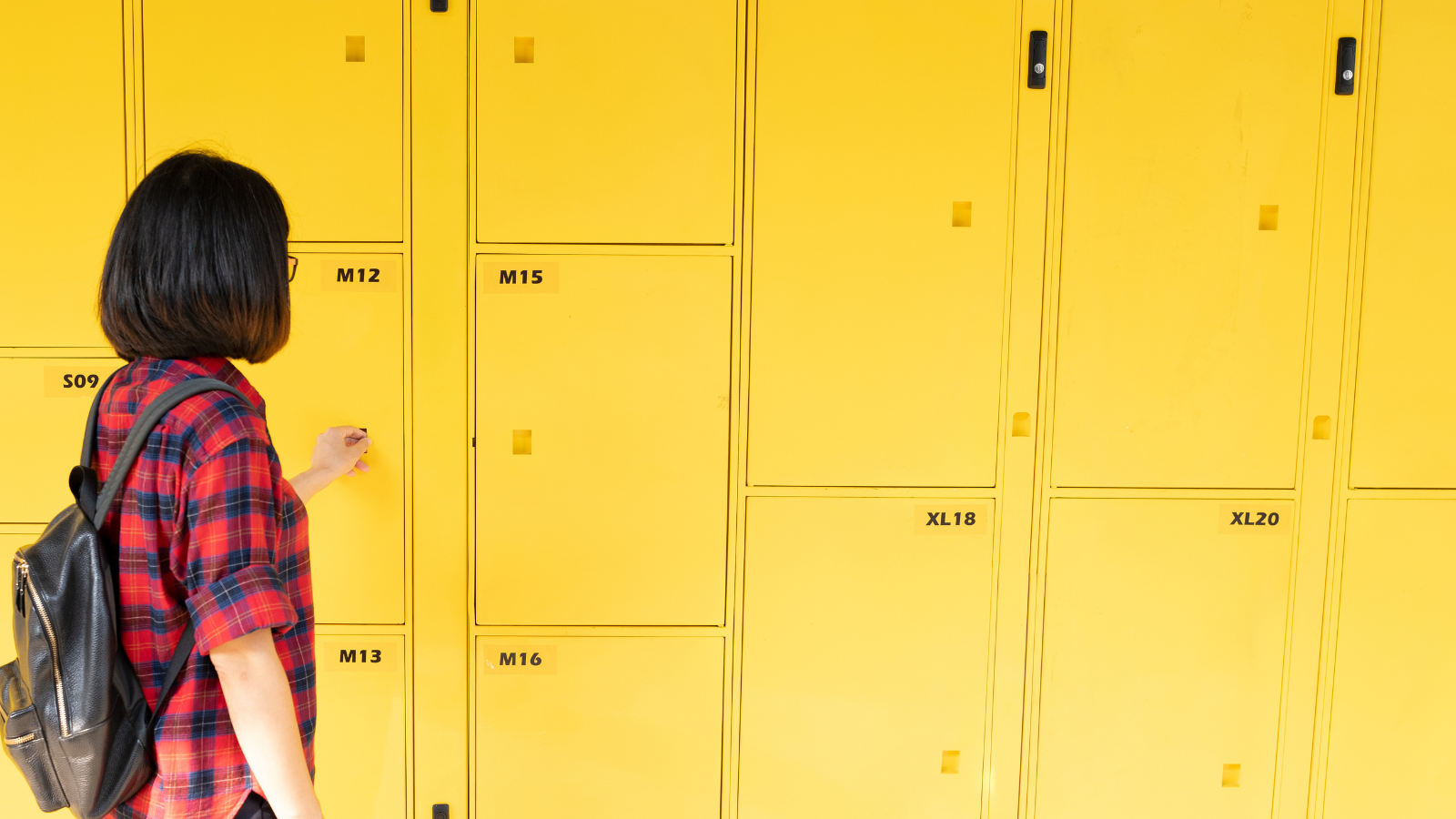 Qu'est-ce qu'une bagagerie ? L'art de voyager les mains libres avec Adopte une Conciergerie